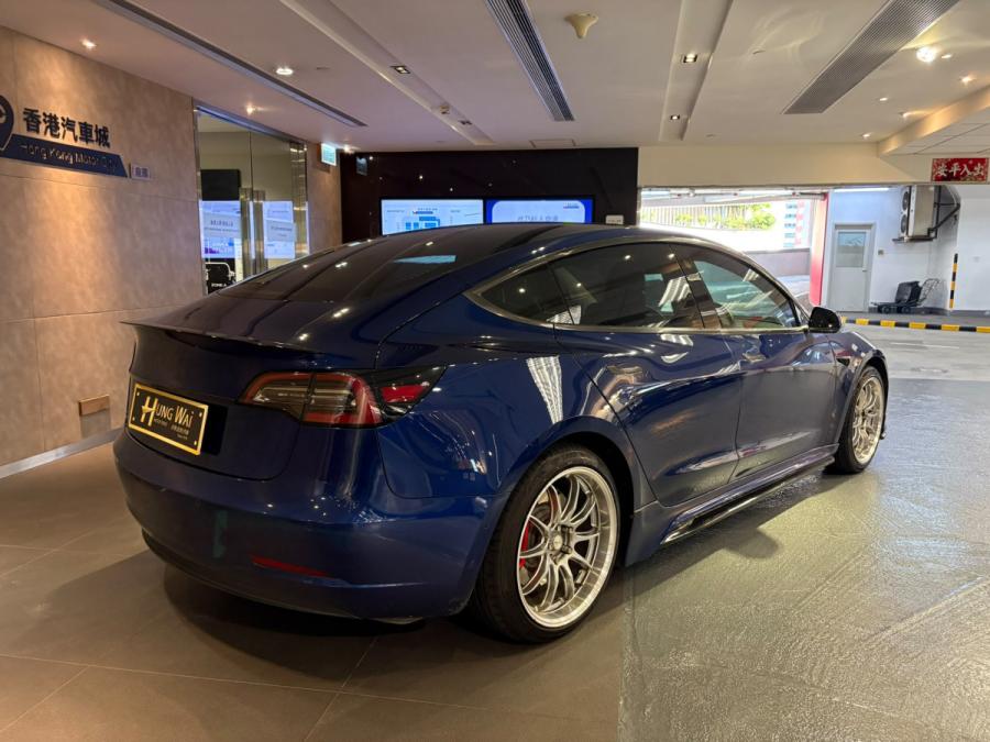 Model 3 Standard Range Plus - Image 2
